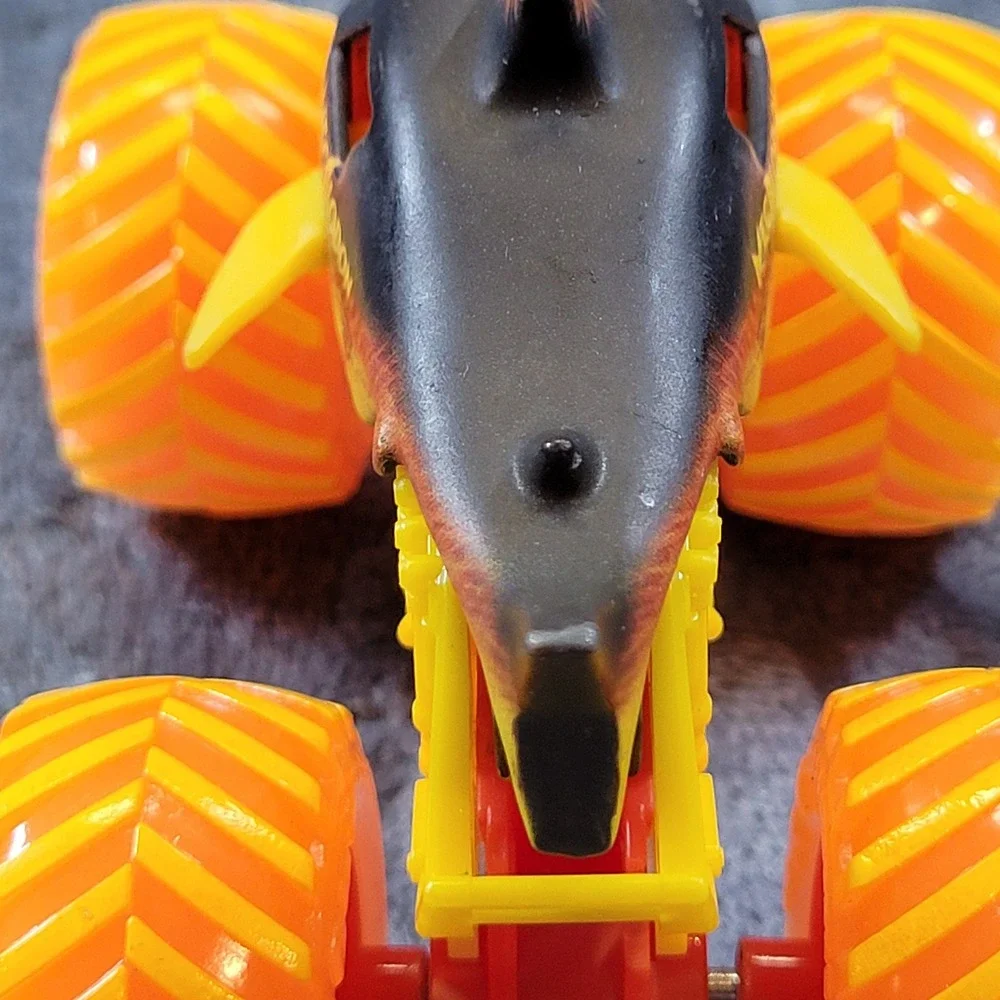 Spin Master Monster Jam 1:64 Diecast Georgia Megalodon Fire Dragon Blue Thunder